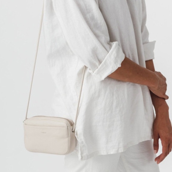 Baggu Milled Leather Mini Crossbody Purse - Picture 1 of 5